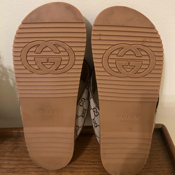 Gucci Men's GG Flip Flop Sandal Beige Canvas, Size 44 US 10.5-11 - Picture 5 of 5